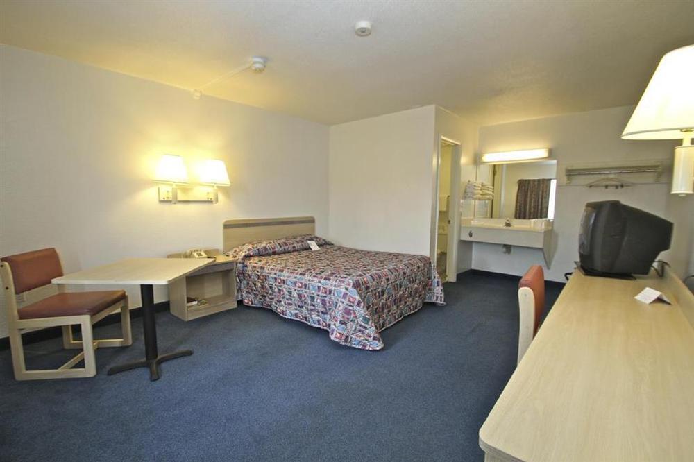 Hotel 6-leominster, Ma